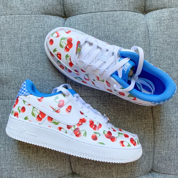 🍒 Women’s Nike Air Force 1 white cherry shoes - Picture 2 of 4